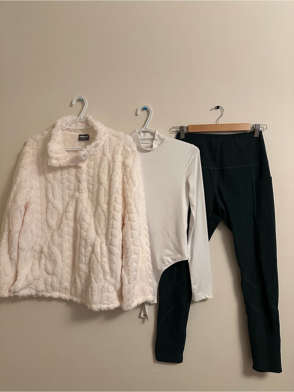 3 Piece Cozy Athleisure Outfit Bundle- Size Medium